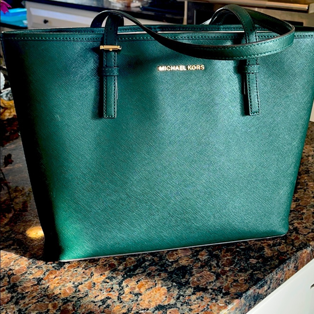 Michael Kors tote and wallet green 🍀